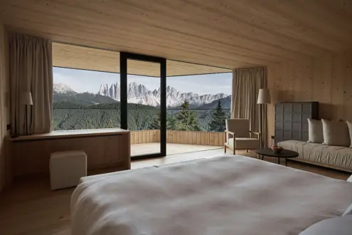 FORESTIS Towersuite Raum 1
